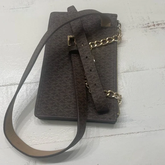 Micheal Kors belt bag - Picture 4 of 8